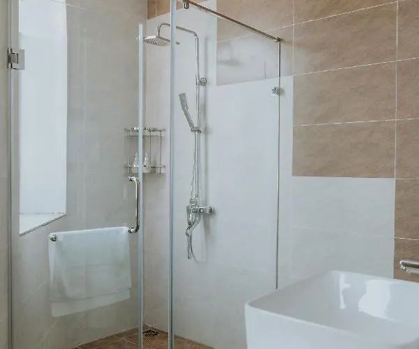 Khách sạn Le Cactus 3*